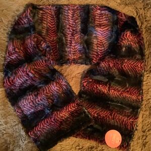 Sew Sweet Minky, Red Mamba, Faux Fur Scarf in Black and Red